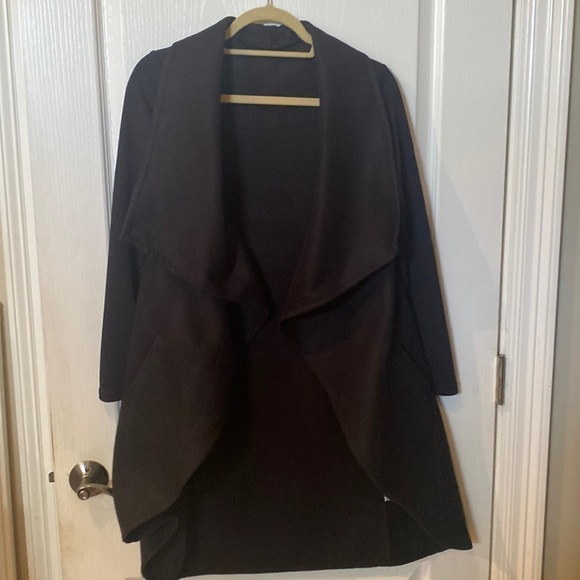 Women’s NWOT wide lapel Mid Long Black coat - Picture 1 of 9